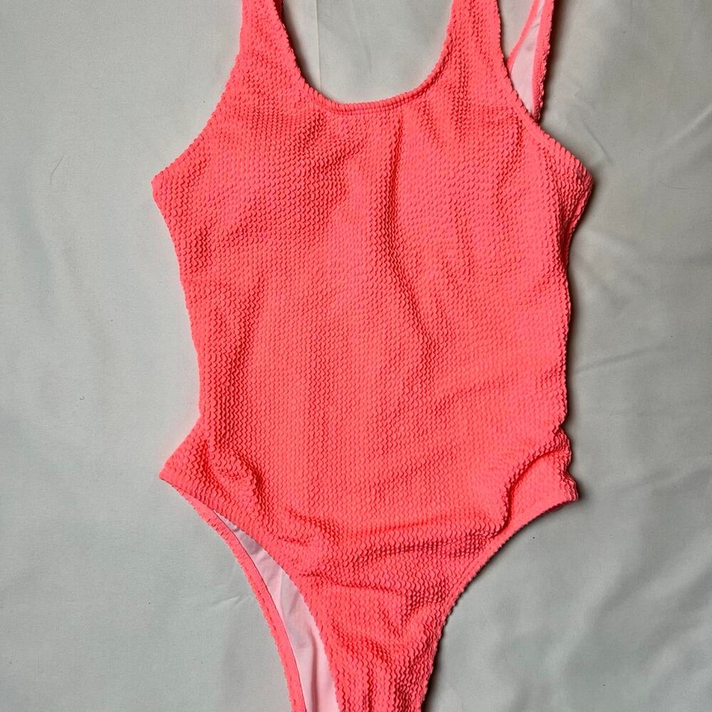 Bright pink one piece swimsuit Size: S
